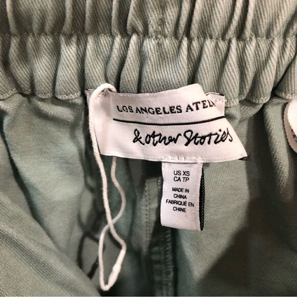 & Other Stories Relaxed High Waisted Shorts - Picture 4 of 5